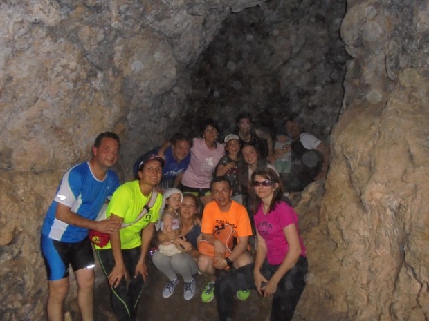 Cueva natural en el Cerro de la Raja 1 - Asociacion de Vecinos de Sierra - vecinosdesierra